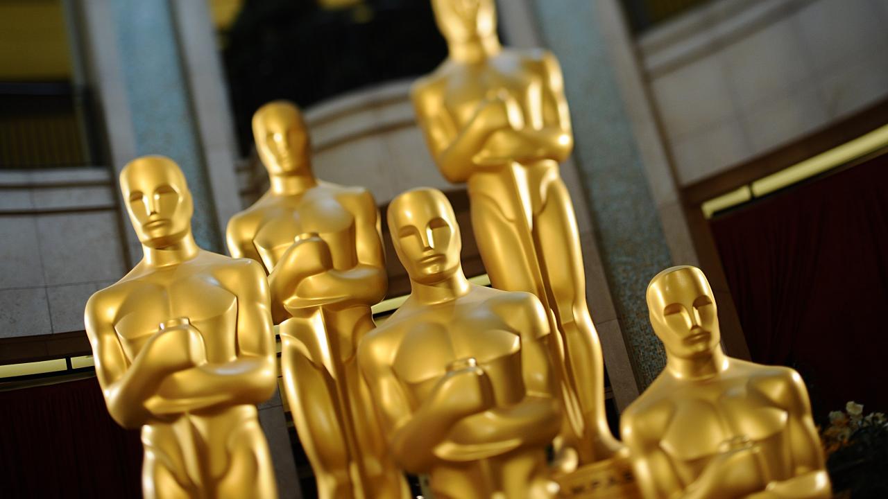 Oscars statuette statue
